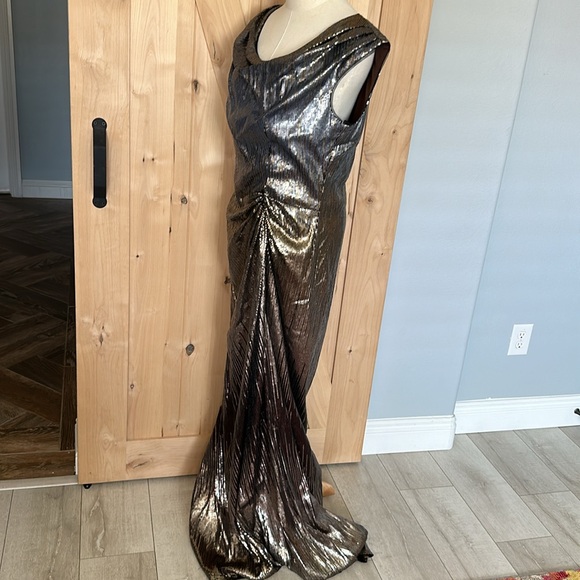 Tadashi Shoji Gorgeous Gunmetal Evening Gown Sequins Sz 14 - Picture 5 of 9